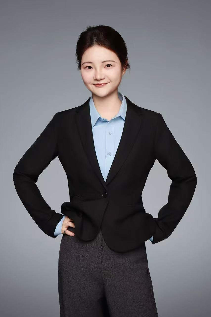 融资专员程小馨